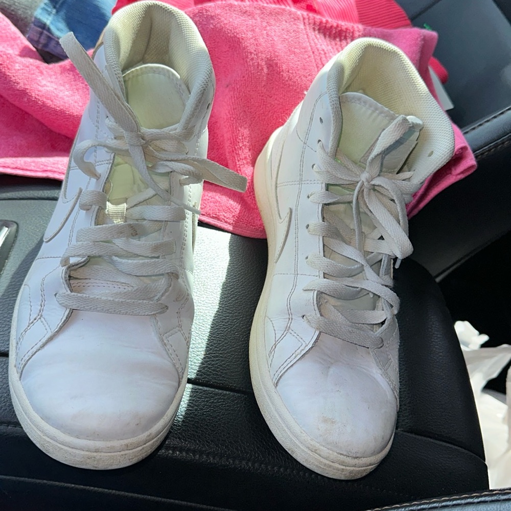 Barely worn Nike high tops